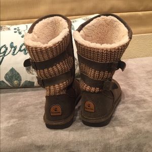 Cute and comfy Bear Paw boots